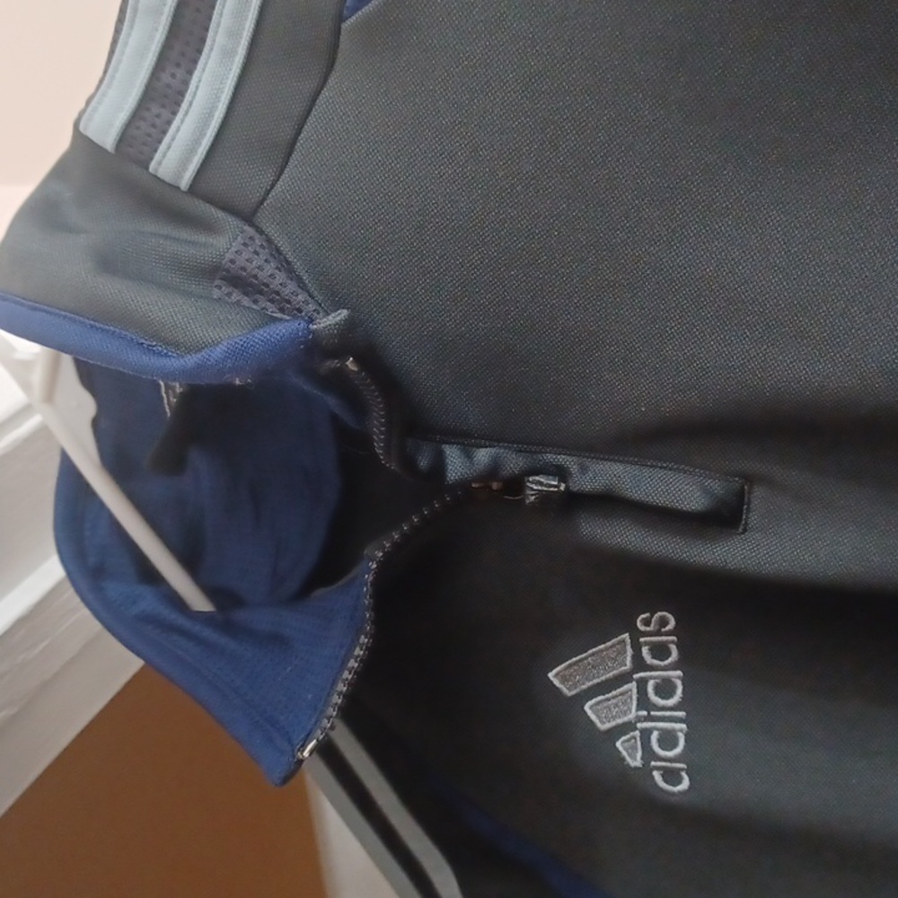 Adidas Pullover - Picture 2 of 6
